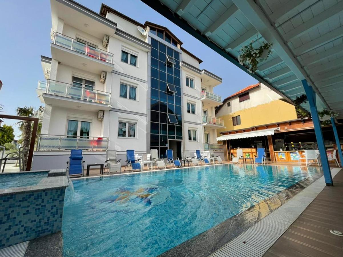 Brian Hotel Velipojë