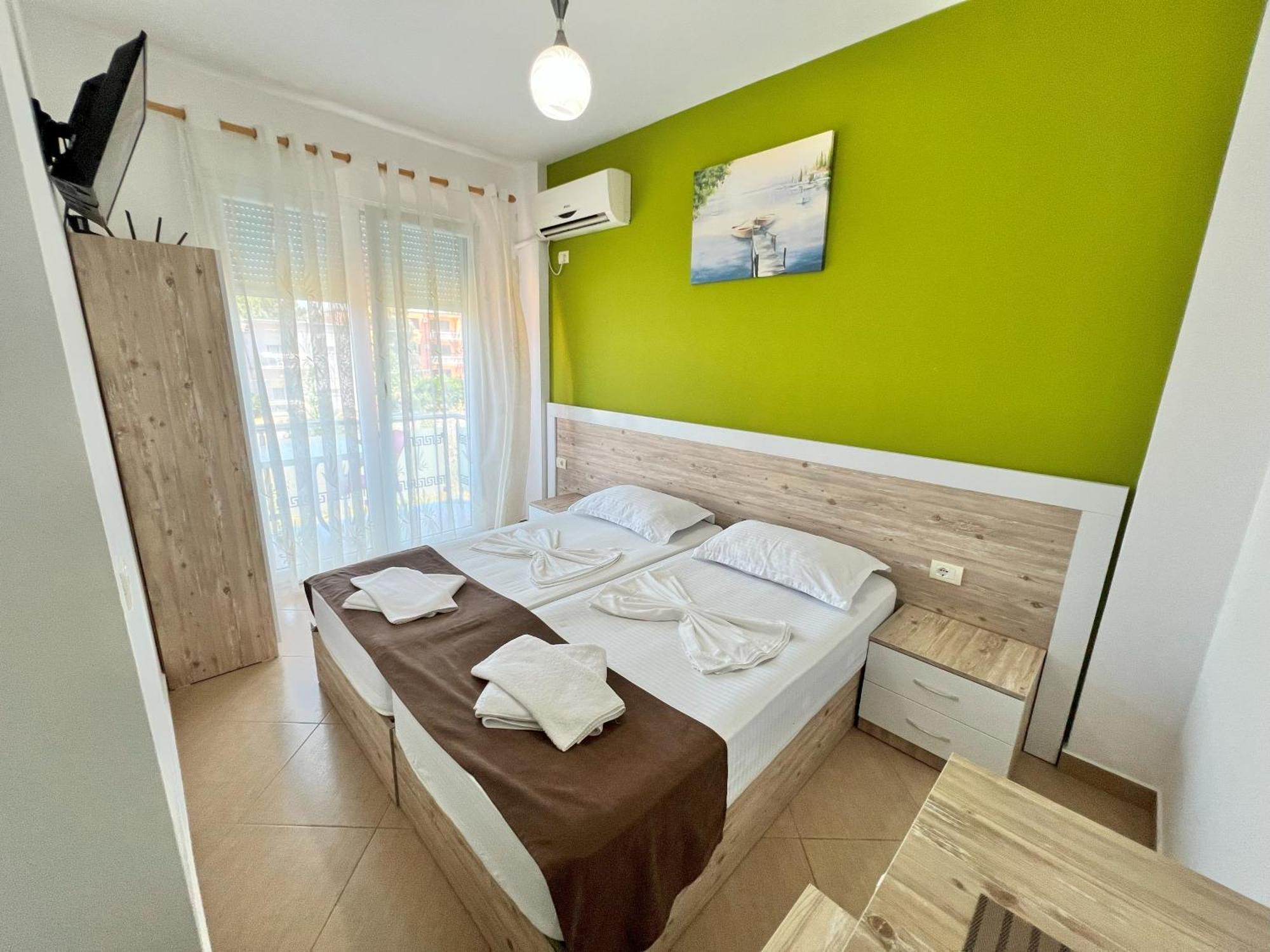 Brian Hotel Velipojë