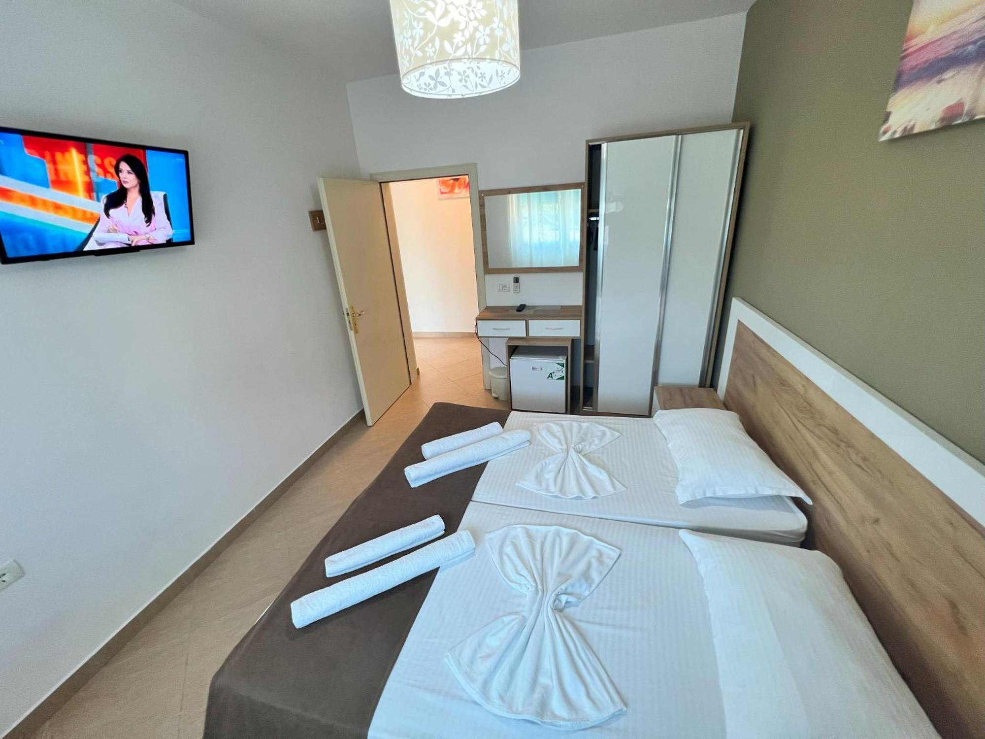 Brian Hotel Velipojë