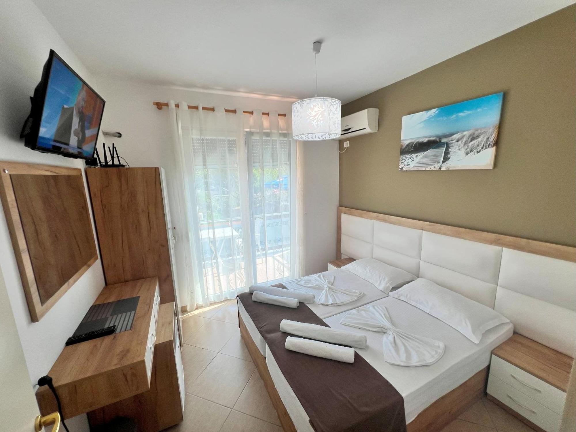 Brian 4* Velipojë